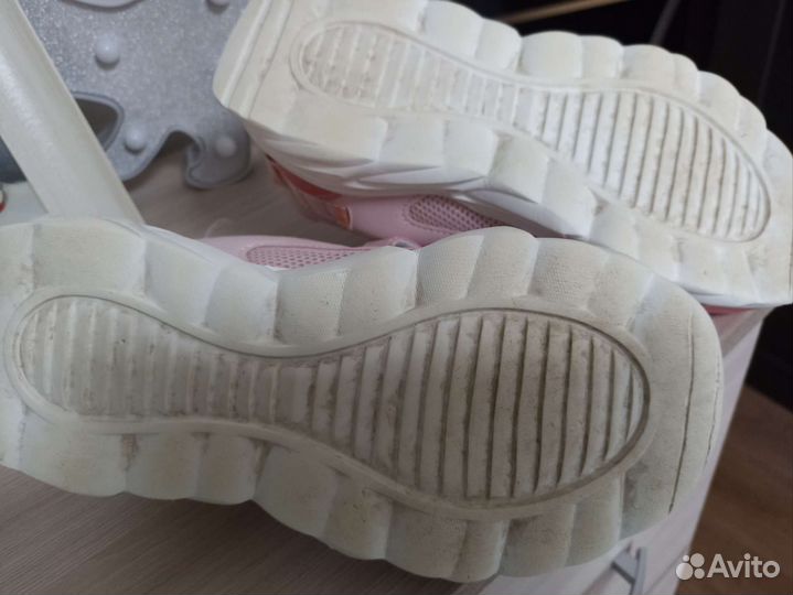 Кроссовки для девочки