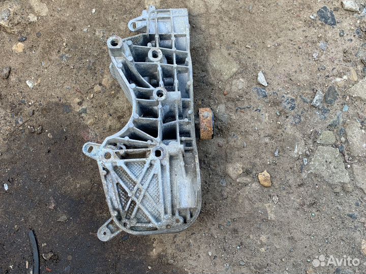 Кронштейн крепления генератора nissan almera g 15