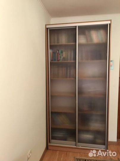 Книжный шкаф