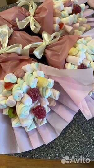 Сладкий мини-букет из мармелада и маршмеллоу