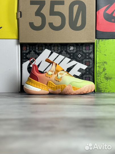 Баскетбольные кроссовки Adidas Trae Young 1