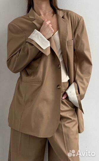 Женский костюм Ushatava