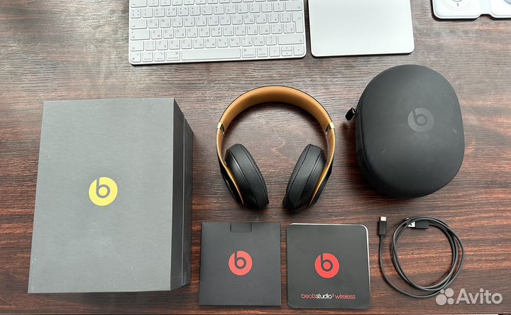 Beats Studio 3 wireless skyline