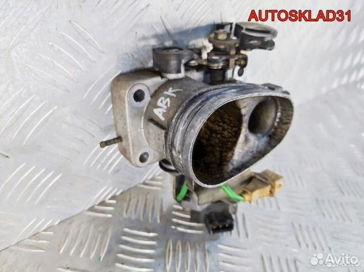 Заслонка дроссельная Audi 80 B4 2.0 ABK 048133063D