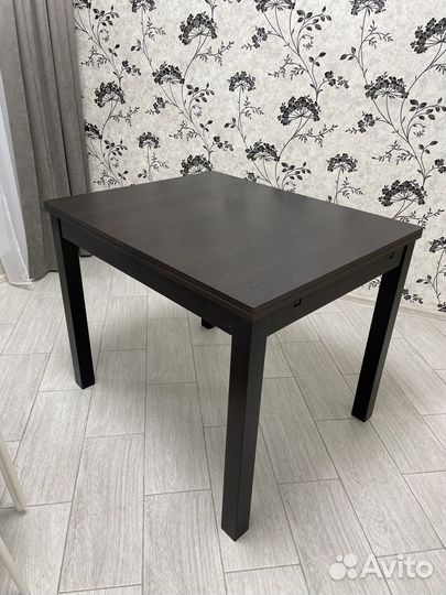 Стол обеденный