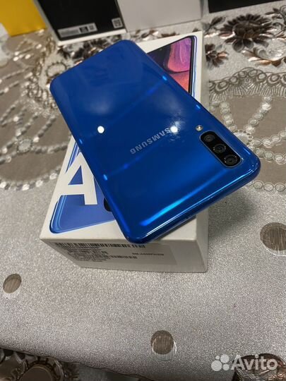 Samsung Galaxy A50, 4/64 ГБ