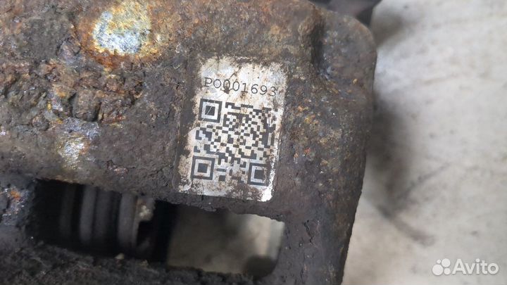 Суппорт Toyota Avensis 3, 2012