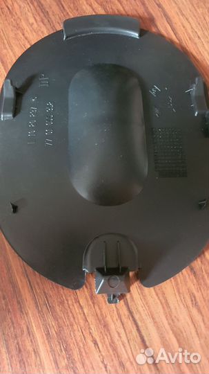 Лючок подкрылка переднего на рено меган 2