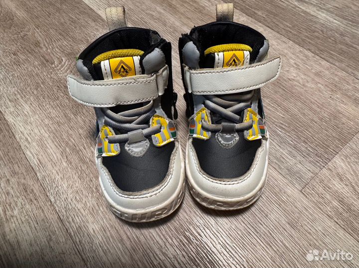 Ботинки детские 22