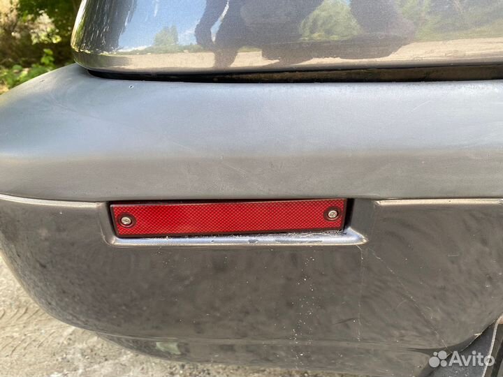 Катафоты Mitsubishi Space Wagon 2