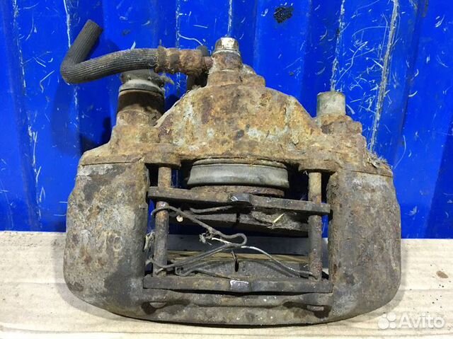 Суппорт передний правый Mazda Familia BHA6R 1.6 B6