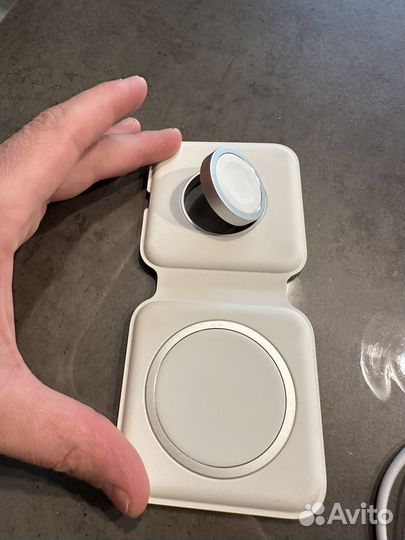 Зарядное устройство Apple MagSafe Duo Charger