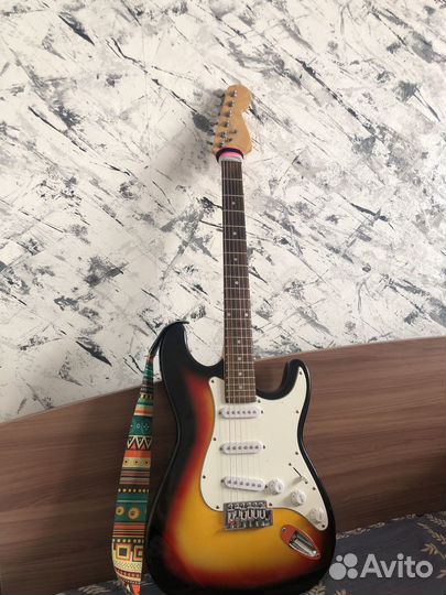 Электрогитара с комбоусилителем