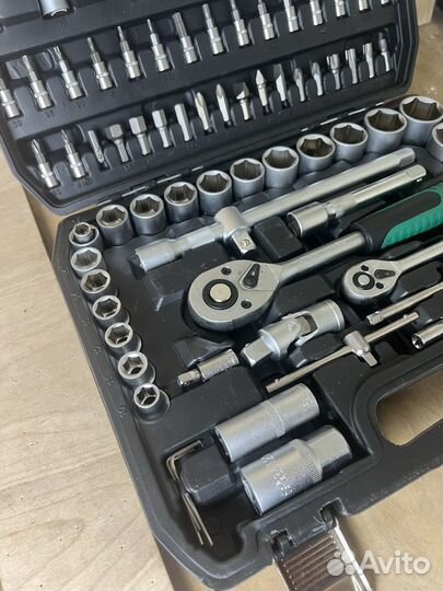 Набор инструментов в кейсе 94 предмета