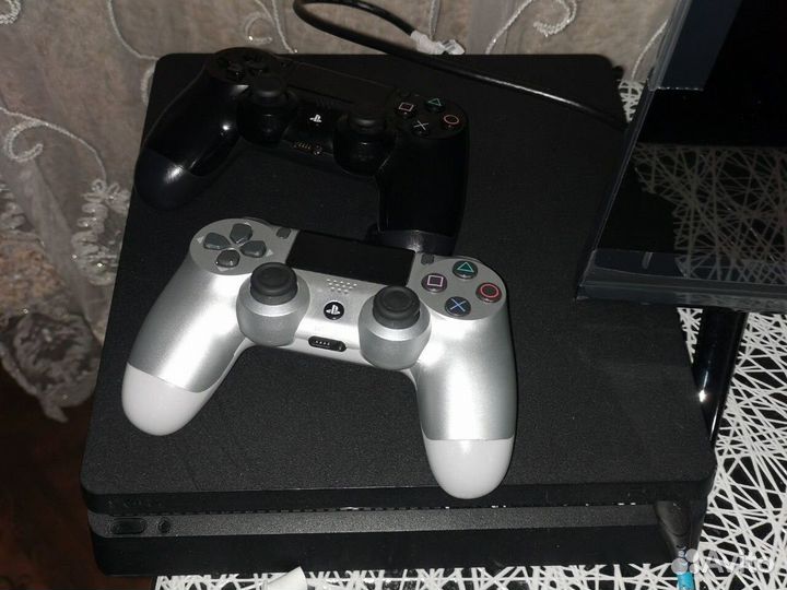 Sony PS4 slim
