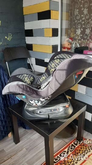 Детское автомобильное кресло «geburt»