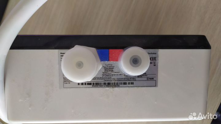 Водонагреватель проточный Electrolux NP6 aqutronic