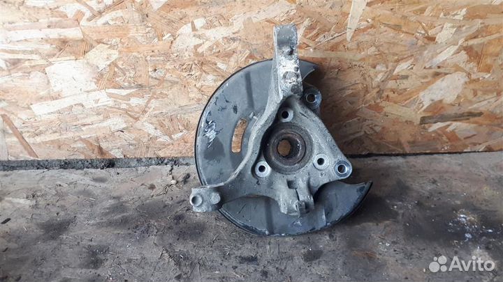 Кулак поворотный передний левый Opel Insignia 200