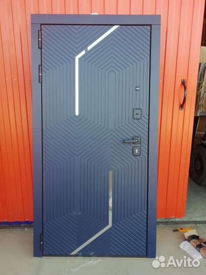 Дверь металлическая входная новые со склада