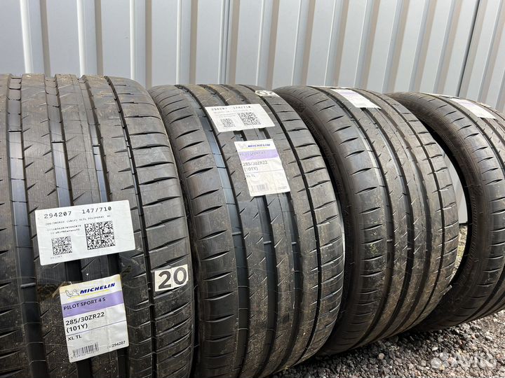 Michelin Pilot Sport 4 S 285/30 R22 101Y
