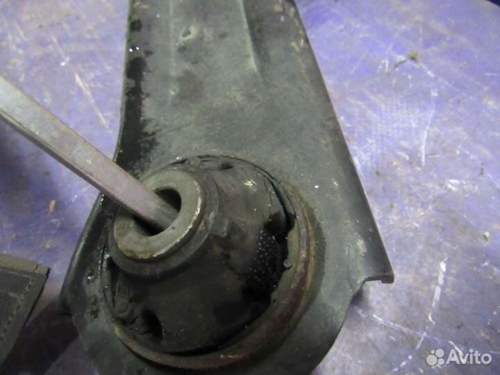 Рычаг Nissan Tiida JC11 2004—2012