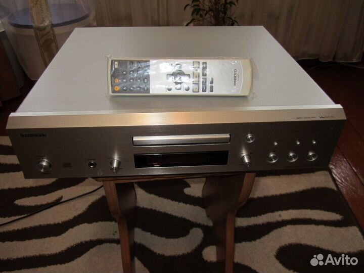 Компакт-дисков проигрыватель