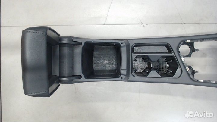 Консоль салона Volkswagen Tiguan, 2019