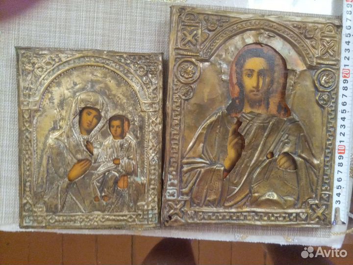 Две иконы в окладе