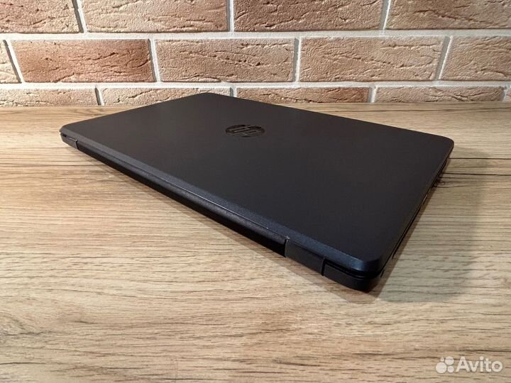 Ноутбук HP 250 G6(core I3-7020U+radeon R5 M330 2GB