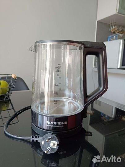 Электрочайник Redmond (почти новый)