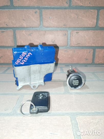 Замок зажигания toyota corolla fielder NZE144