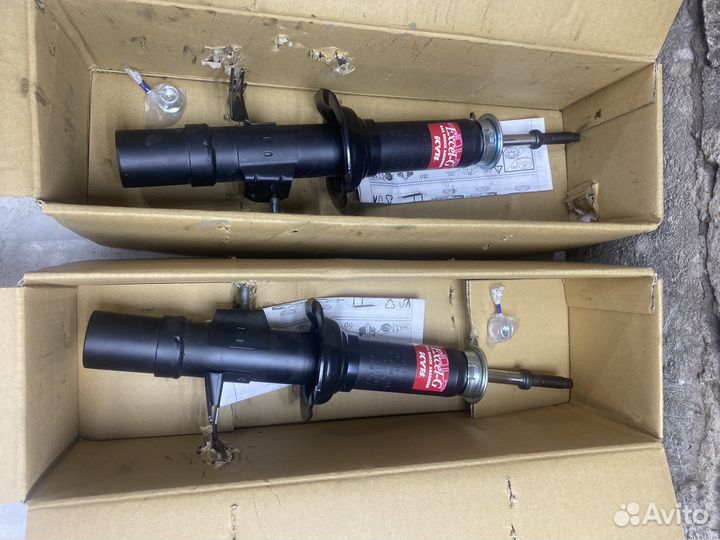 Амортизаторы на infiniti g KYB 340010 и KYB 340011