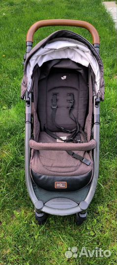 Коляска прогулочная Joie Mytrax Flex Signature