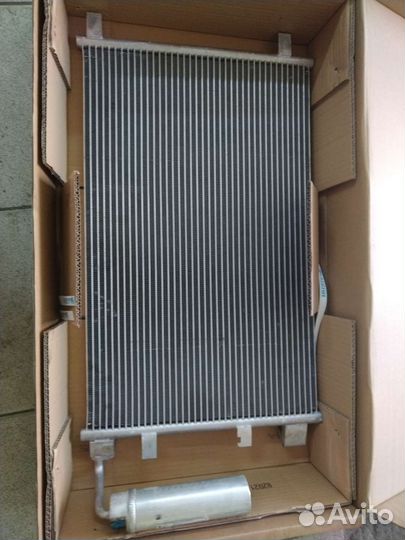 Радиатор кондиционера Ниссан Кашкай