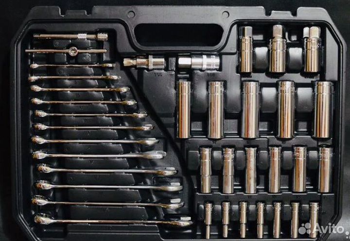 Инструменты в кейсе 219 предметов