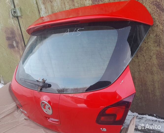 Крышка багажника Opel Astra J хетчбек