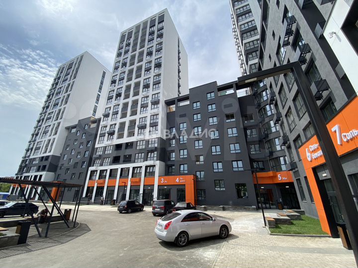 2-к. квартира, 80,6 м², 9/17 эт.