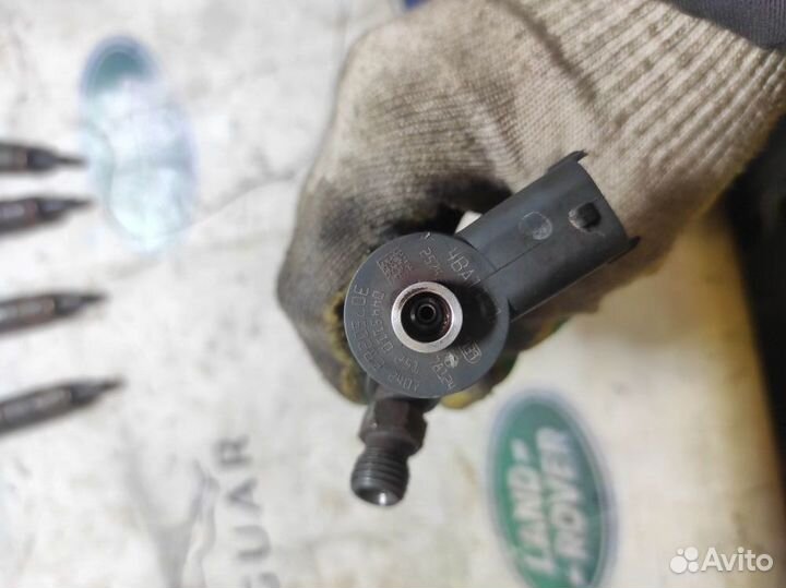 Форсунка топливная Volvo XC90 D5 2005-14 30750283