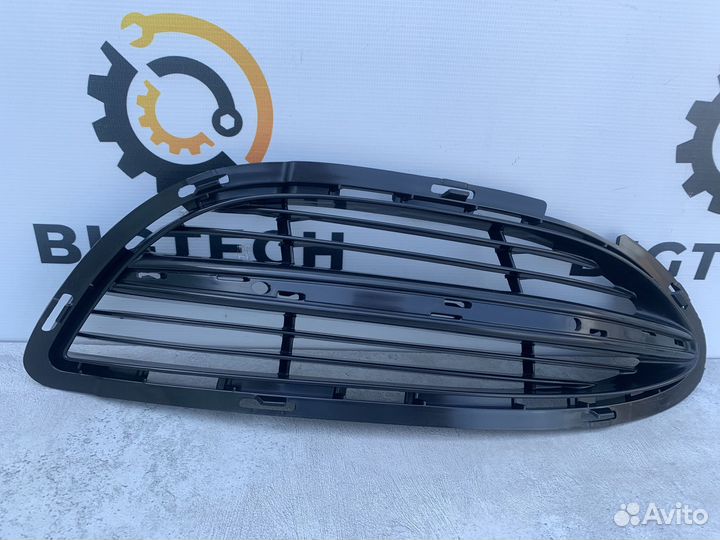 Решетка переднего бампера A2228850324