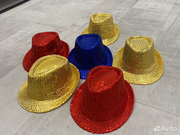 Шляпа светится