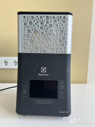 Продам увлажнитель воздуха Electrolux EHU-3710D