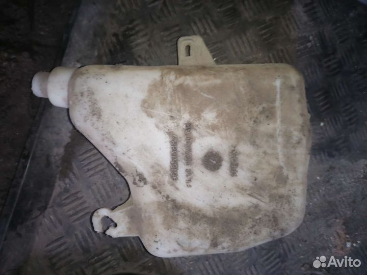Бачок стеклоомывателя Peugeot 306