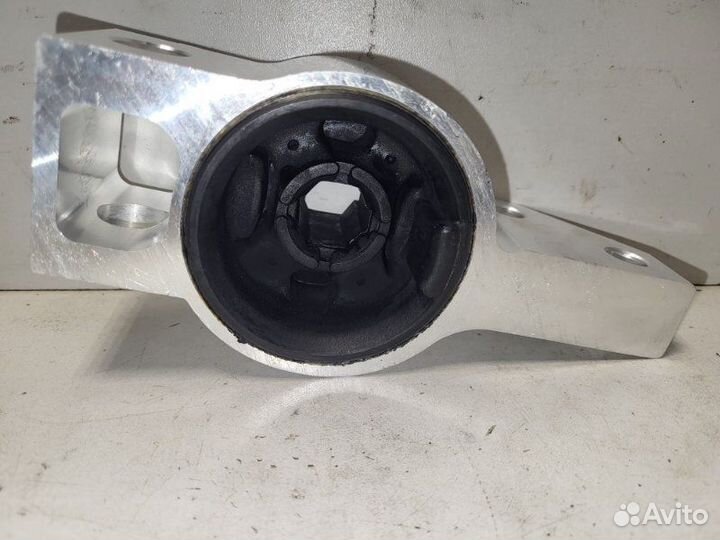 Сайлентблок переднего рычага Skoda Octavia (A5