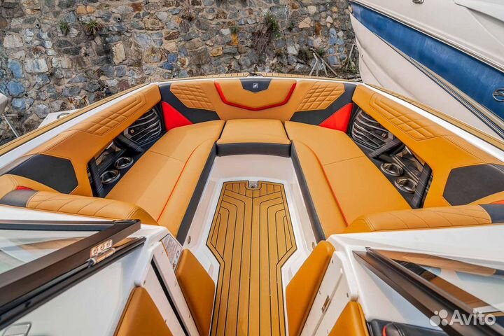 Буксировщик Nautique G23 2022