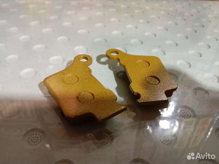 Тормозные колодки на мототехнику