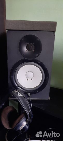 Студийные мониторы Yamaha hs80m