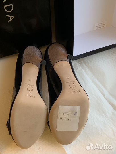 Винтажные туфли-лодочки Escada р.36 новые