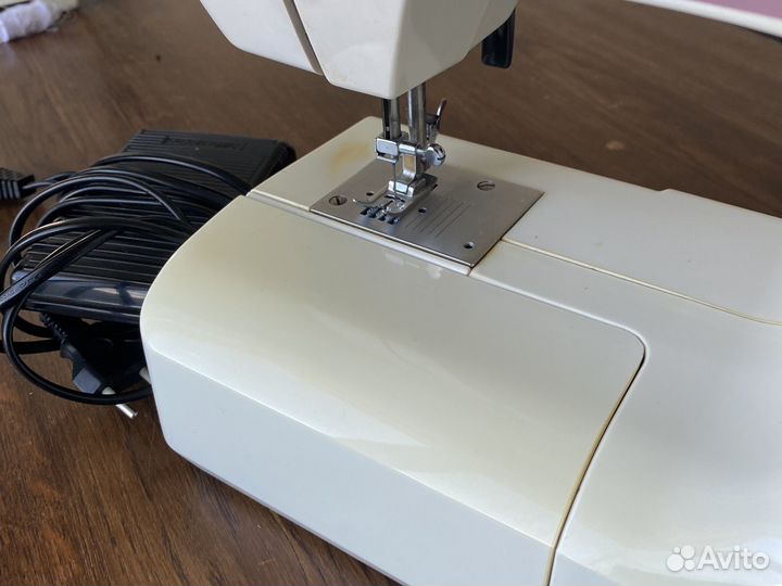 Швейная машинка Siruba hsm 2722