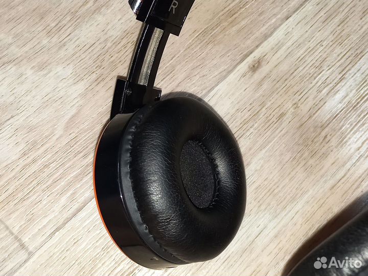 Беспроводные наушники с микрофоном Harper HB-400