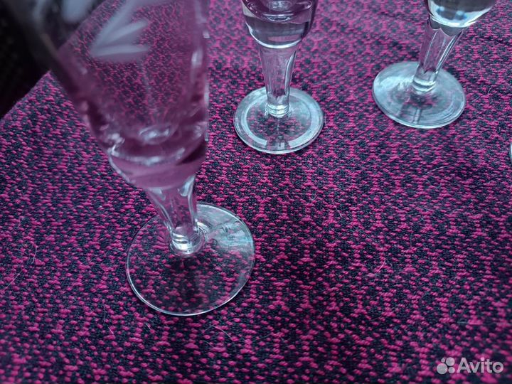 Бокалы винные, марганцевое стекло